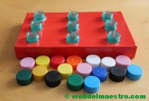 Enroscar y desenroscar tapones de botellas