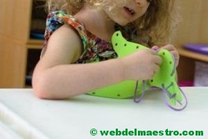 Ensartado en goma eva y cordones