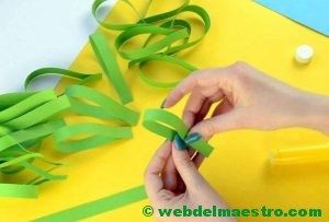 Manualidades infantiles - pavo real de papel- paso 2