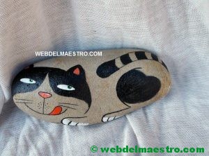 piedras pintadas de animales-gatos