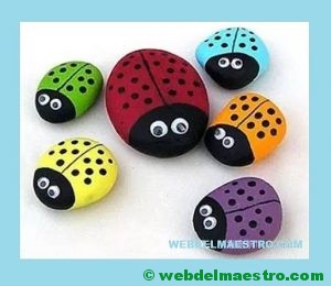 mariquitas pintadas en piedra-5