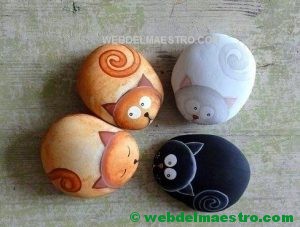 piedras pintadas de animales-gatos