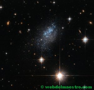 Estrellas y galaxia Leda