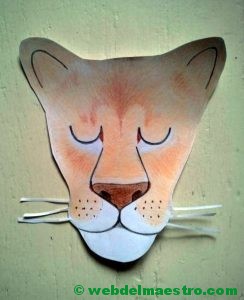 León- con hojas de otoño-paso-1