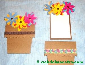 Maceta de flores de cartulina