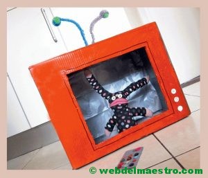 televisión de cartón
