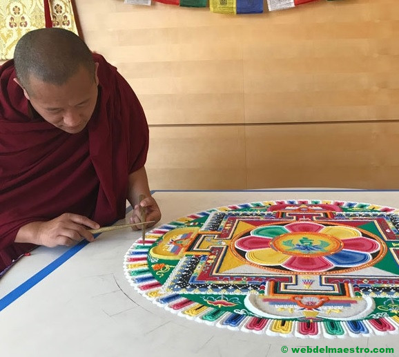 mandala budista de arena-