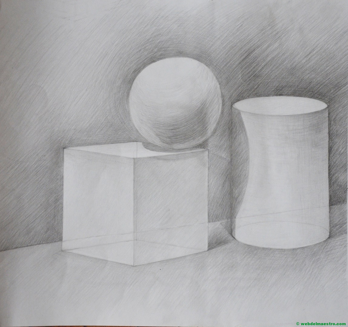 dibujo a lápiz de cuerpos geométricos con volumen